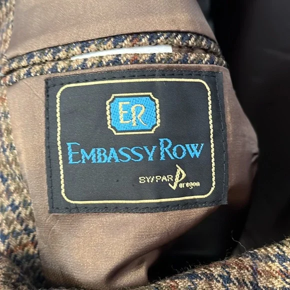 Embassy Row Jacket - Picture 4 of 14